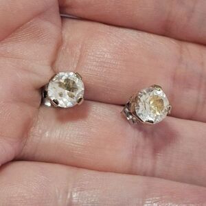 Gold tone rhinestone earrings